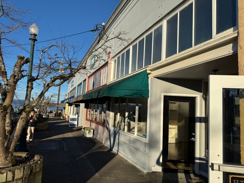 100-120 10th St, Astoria, OR à louer - Photo du bâtiment - Image 3 de 4