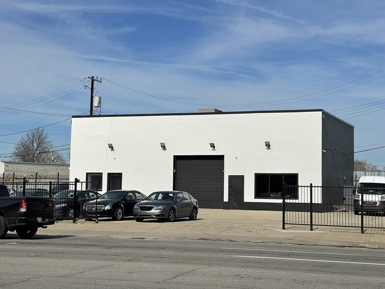 16504 Woodward Ave, Highland Park, MI à vendre - Photo du bâtiment - Image 1 de 8