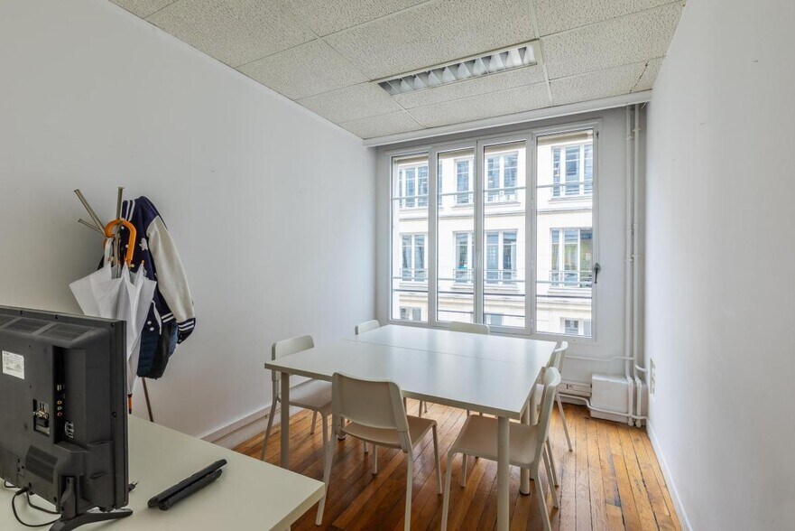 4 Cité Paradis, Paris for lease - Interior Photo - Image 3 of 17