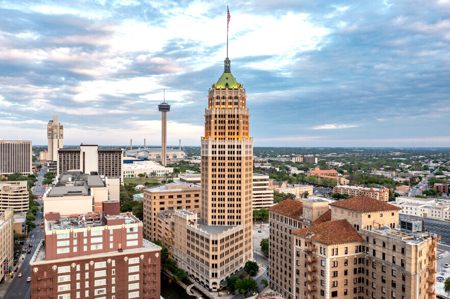 310 S Saint Marys St, San Antonio, TX à vendre - Photo principale - Image 1 de 1