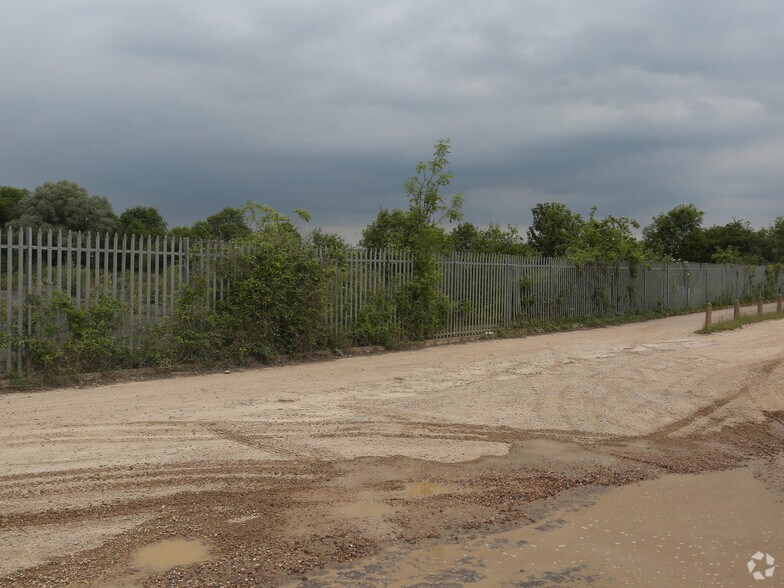 Grove Rd, Cambridge à louer - Photo du bâtiment - Image 3 de 9