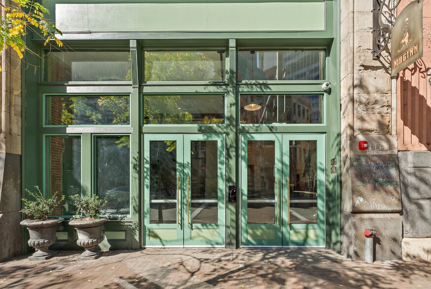 915 Liberty Ave, Pittsburgh, PA à louer - Photo du bâtiment - Image 1 de 11