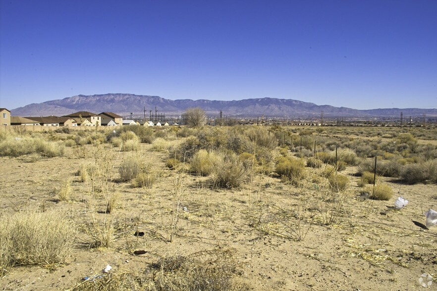 2800 Unser Blvd NW, Albuquerque, NM à louer - Photo du bâtiment - Image 3 de 4