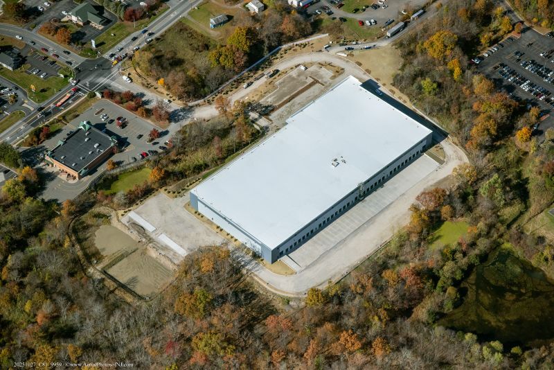 14 Moosilauke Dr, Montgomery, NY à louer - Photo du bâtiment - Image 3 de 6