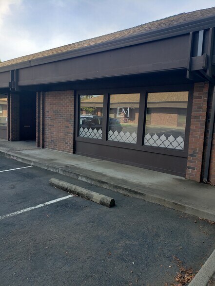 9706 Fair Oaks Blvd, Fair Oaks, CA à louer - Photo du bâtiment - Image 2 de 13