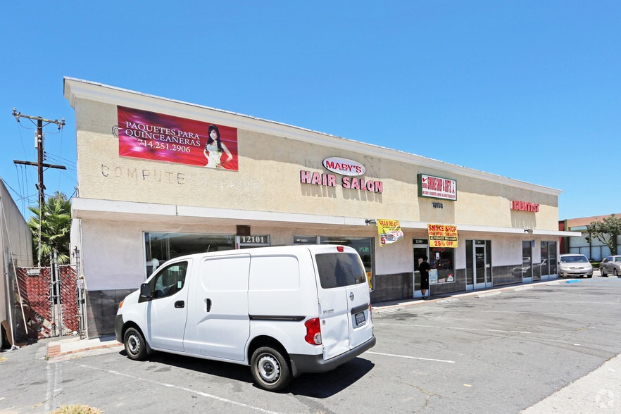 12101-12111 Garden Grove Blvd, Garden Grove, CA for lease - Building Photo - Image 3 of 4