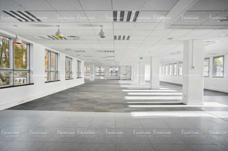 Office in Montreuil for lease - Interior Photo - Image 2 of 6