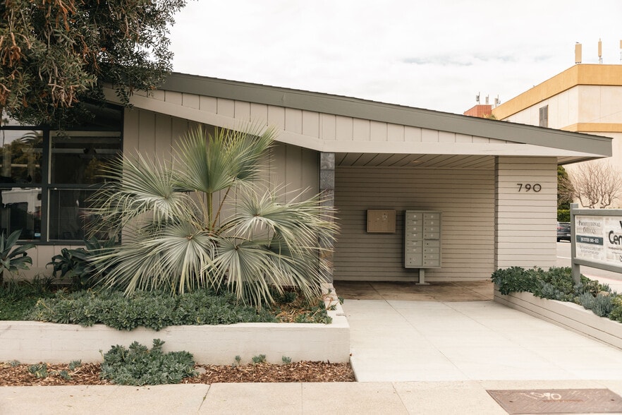 790 E Santa Clara St, Ventura, CA for lease - Building Photo - Image 1 of 14