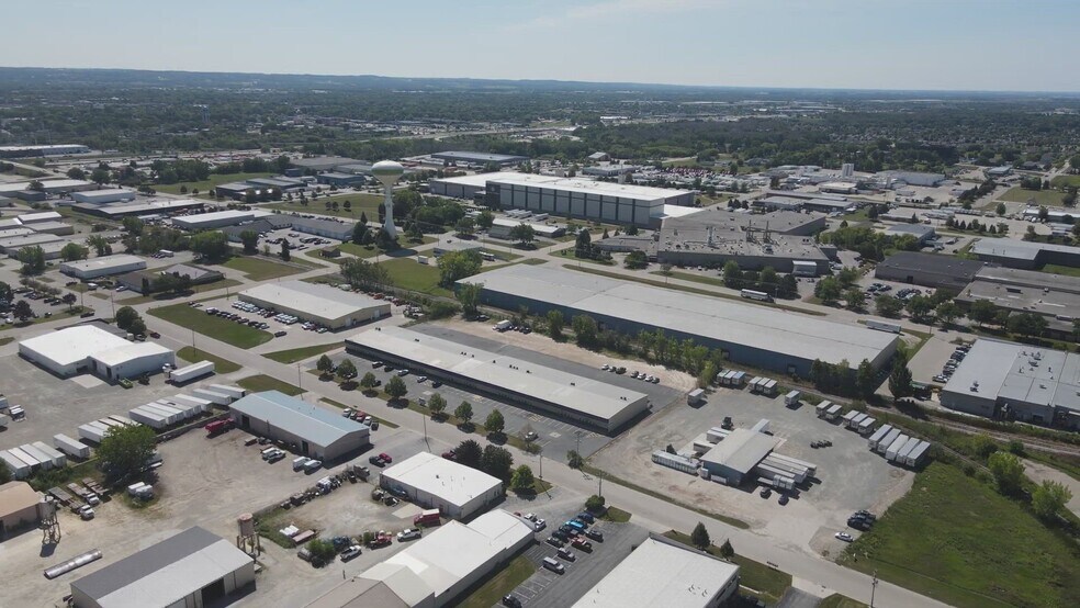 1101-1119 Ashwaubenon St, Green Bay, WI for lease - Commercial Listing Video - Image 2 of 9