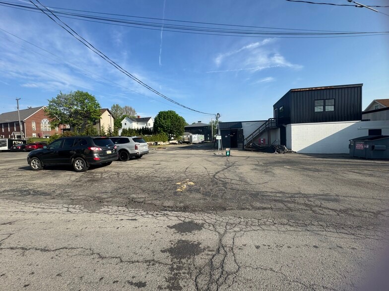 126 Grand Ave, Mars, PA for sale - Building Photo - Image 3 of 4