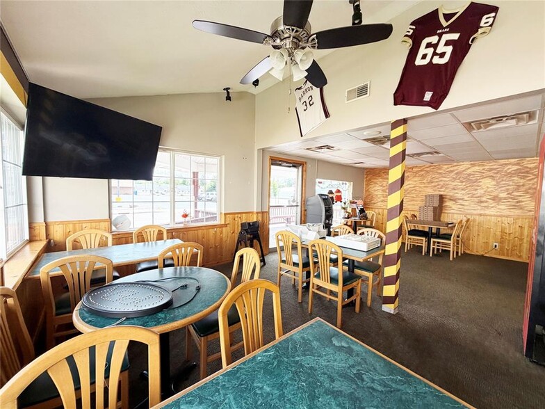 613 E La Salle Ave, Barron, WI for sale - Building Photo - Image 3 of 21
