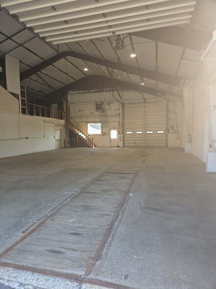 1670 Broadway, Bangor, ME for lease - Building Photo - Image 2 of 4