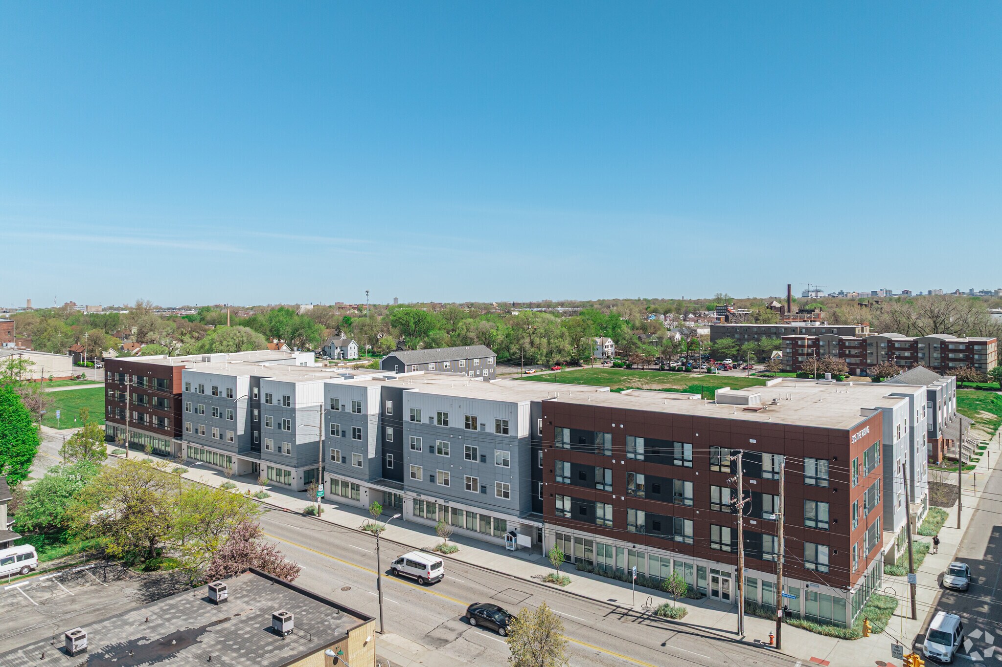 5115 Broadway Ave, Cleveland, OH à louer Photo principale- Image 1 de 7