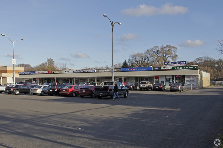 374 Lakeshore Rd E, Mississauga, ON for lease - Building Photo - Image 3 of 5