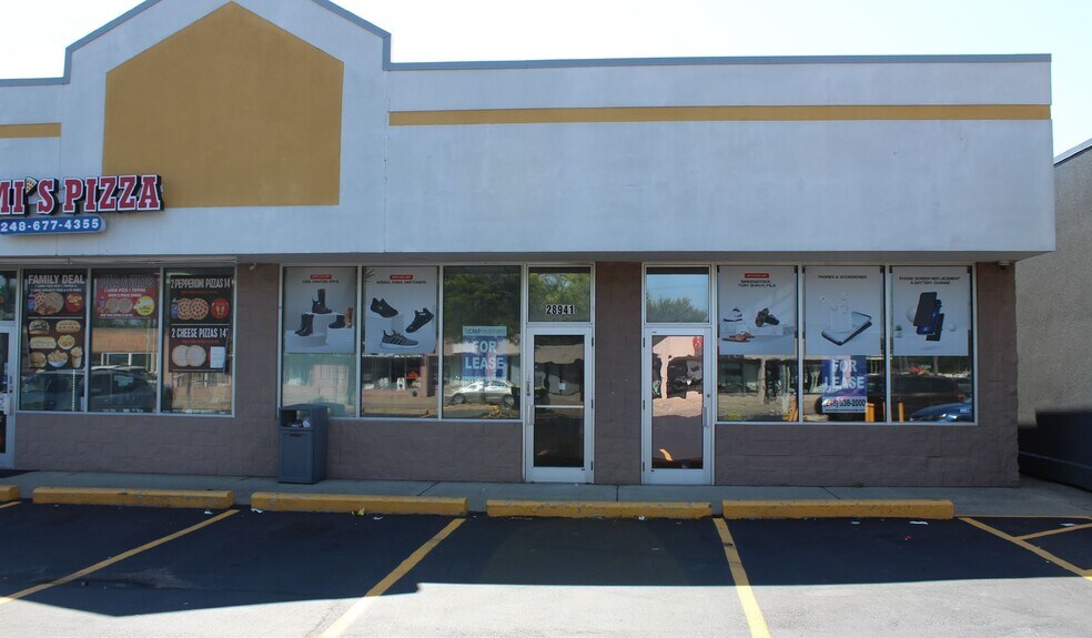 28905-28941 John R Rd, Madison Heights, MI à louer - Photo du bâtiment - Image 2 de 3