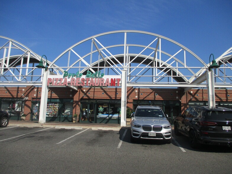 43-02 Ditmars Blvd, Astoria, NY for lease - Building Photo - Image 2 of 27