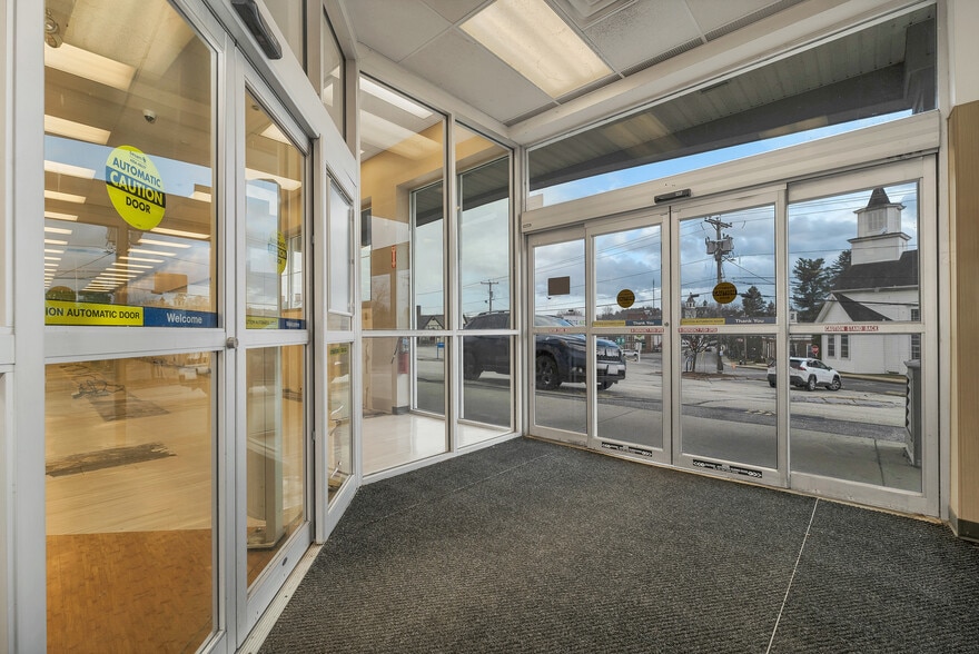 15 Mont Vernon St, Milford, NH à louer - Photo du bâtiment - Image 2 de 57