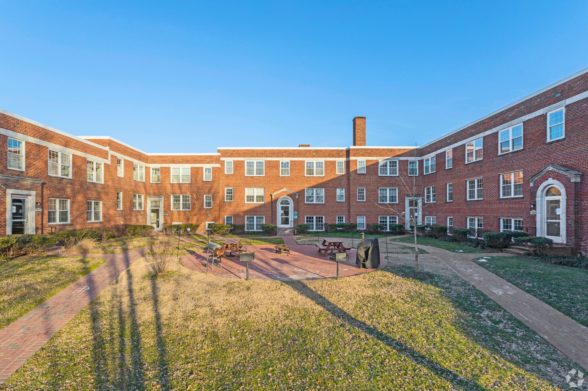 201 16th St NE, Washington, DC à vendre Photo du bâtiment- Image 1 de 14