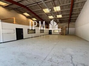 Flex in Gémenos for lease Interior Photo- Image 1 of 4