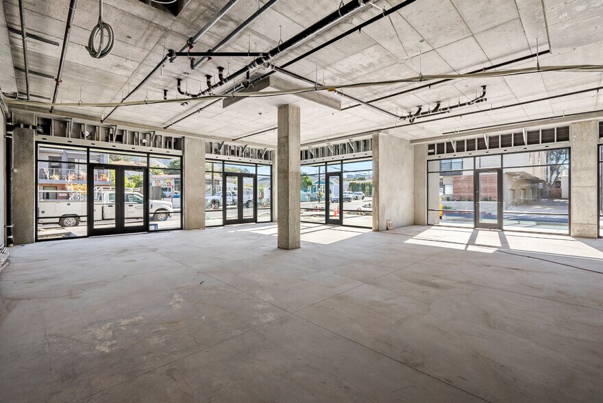 2475 Victoria Avenue, San Luis Obispo, CA à vendre - Photo intérieure - Image 2 de 15