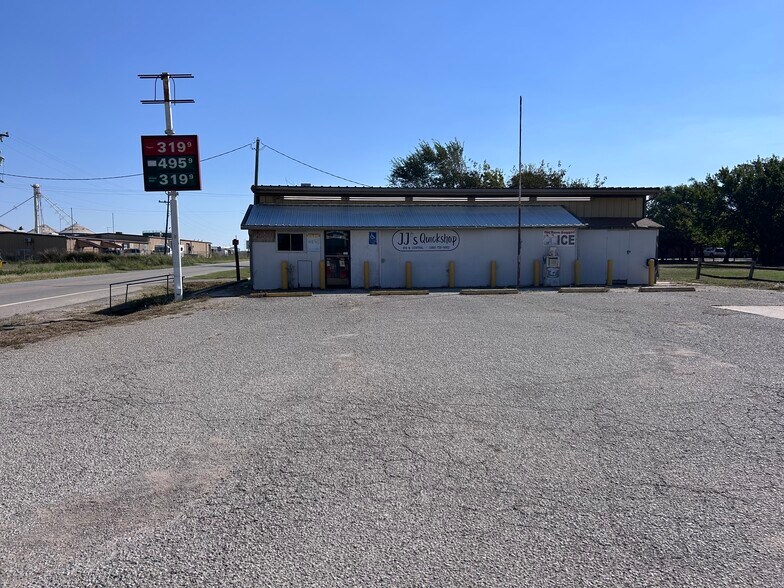 614 N Central Ave, Billings, OK à vendre - Photo du bâtiment - Image 2 de 16