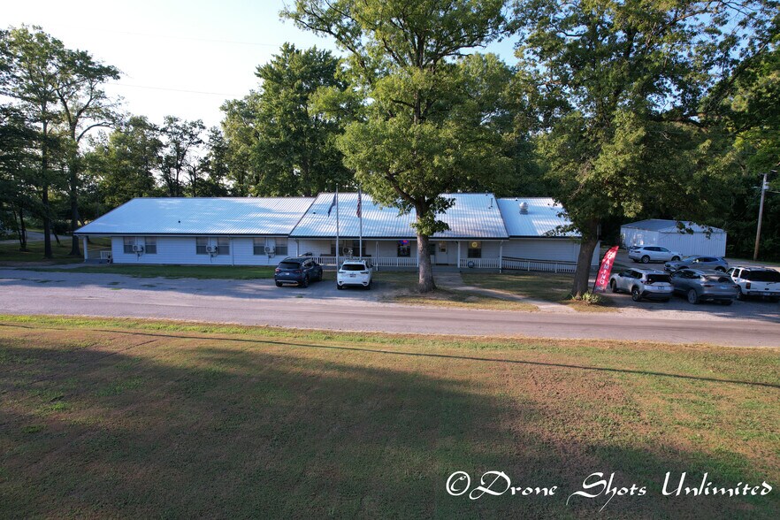 402 Mae Orr St, Enfield, IL à vendre - Photo principale - Image 1 de 22