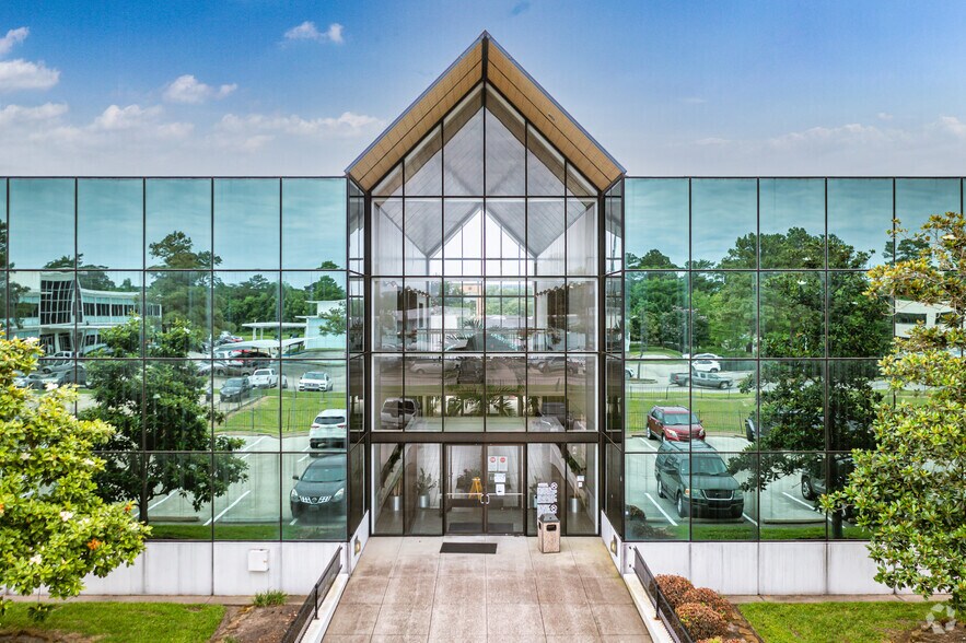 17270 Red Oak Dr, Houston, TX à louer - Photo du bâtiment - Image 2 de 7