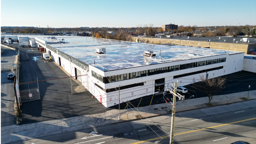 18220 Liberty Ave, Jamaica, NY for sale - Building Photo - Image 3 of 7