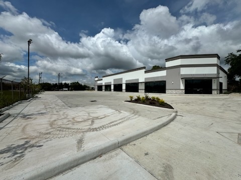 525 Orchard st, Webster, TX for lease - Building Photo - Image 2 of 6