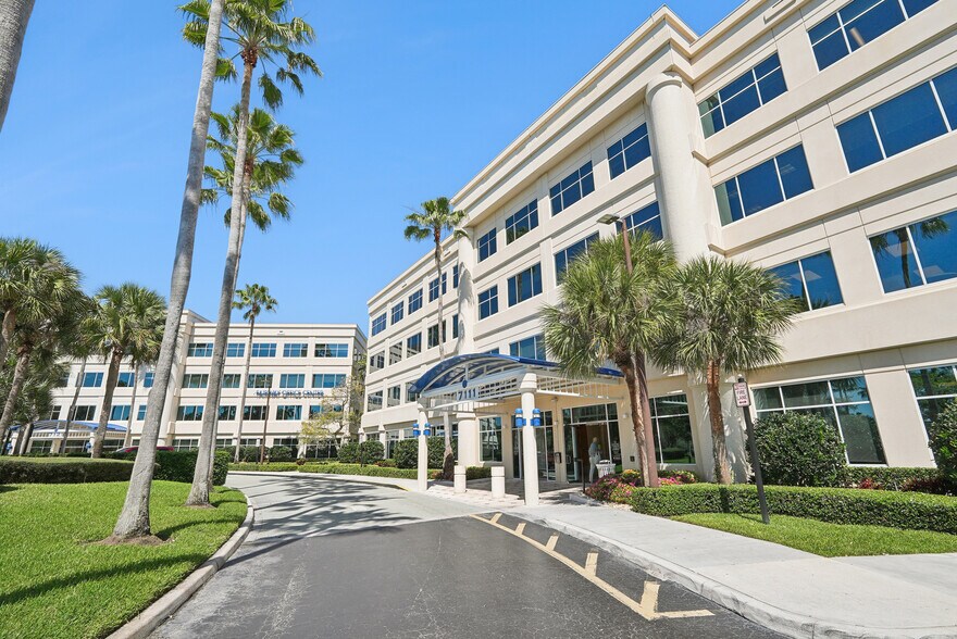7108-7121 Fairway Dr, Palm Beach Gardens, FL à louer - Photo du bâtiment - Image 2 de 26