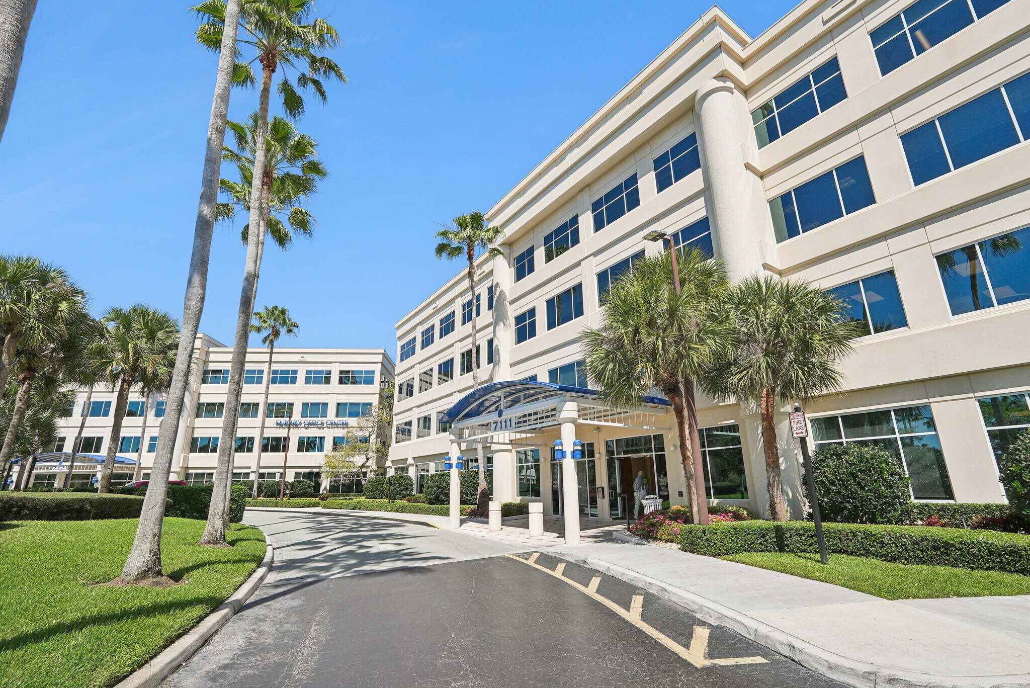 7108-7121 Fairway Dr, Palm Beach Gardens, FL à louer Photo du bâtiment- Image 1 de 27