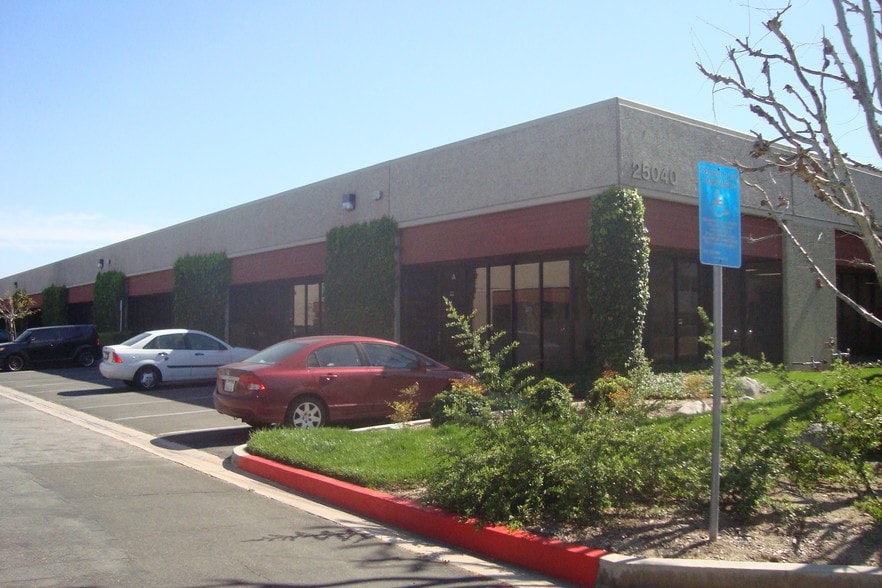 25030-25040 Avenue Tibbitts, Valencia, CA for lease - Building Photo - Image 3 of 8