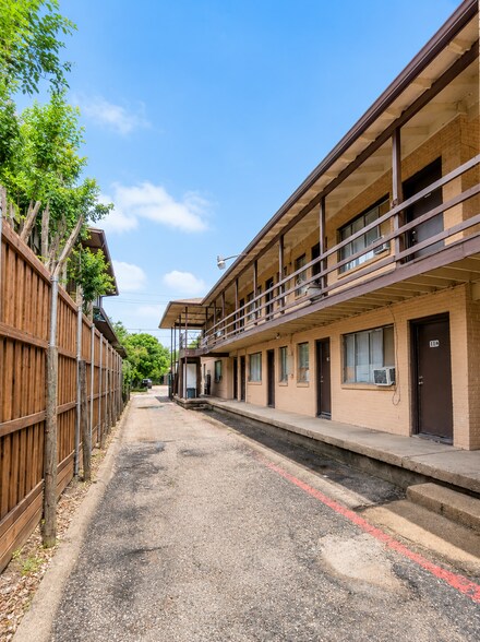 4810 Gaston Ave, Dallas, TX à vendre - Photo du bâtiment - Image 2 de 10