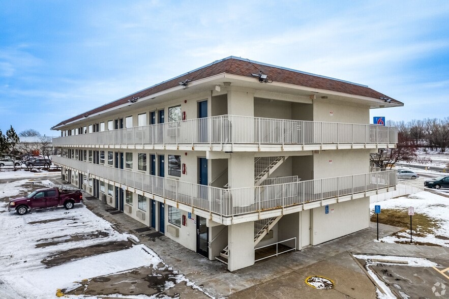 2300 Cleveland Ave N, Saint Paul, MN for sale - Building Photo - Image 3 of 12