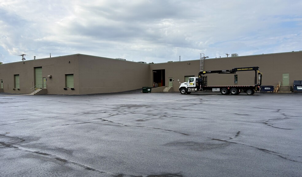 185 New Boston St, Woburn, MA for lease - Building Photo - Image 3 of 9