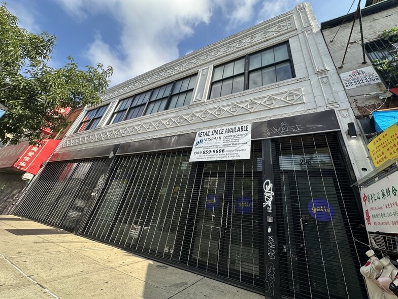 294-296 Grand St, New York, NY for lease - Building Photo - Image 3 of 13