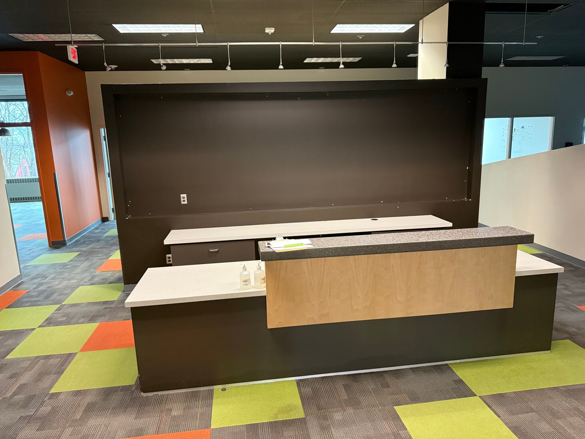 510 L St, Anchorage, AK for lease Interior Photo- Image 1 of 16