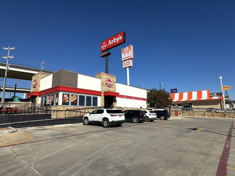 12802 N Ih 35, Live Oak, TX for lease - Building Photo - Image 2 of 3