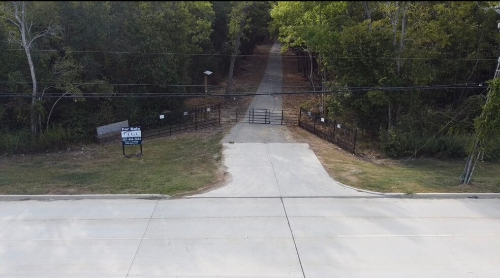 10505 Crosby Lynchburg Road, Highlands, TX for sale - Building Photo - Image 3 of 10