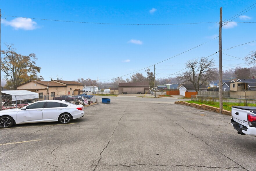 6310 Gilmore Ave, Omaha, NE à vendre - Photo du bâtiment - Image 2 de 9