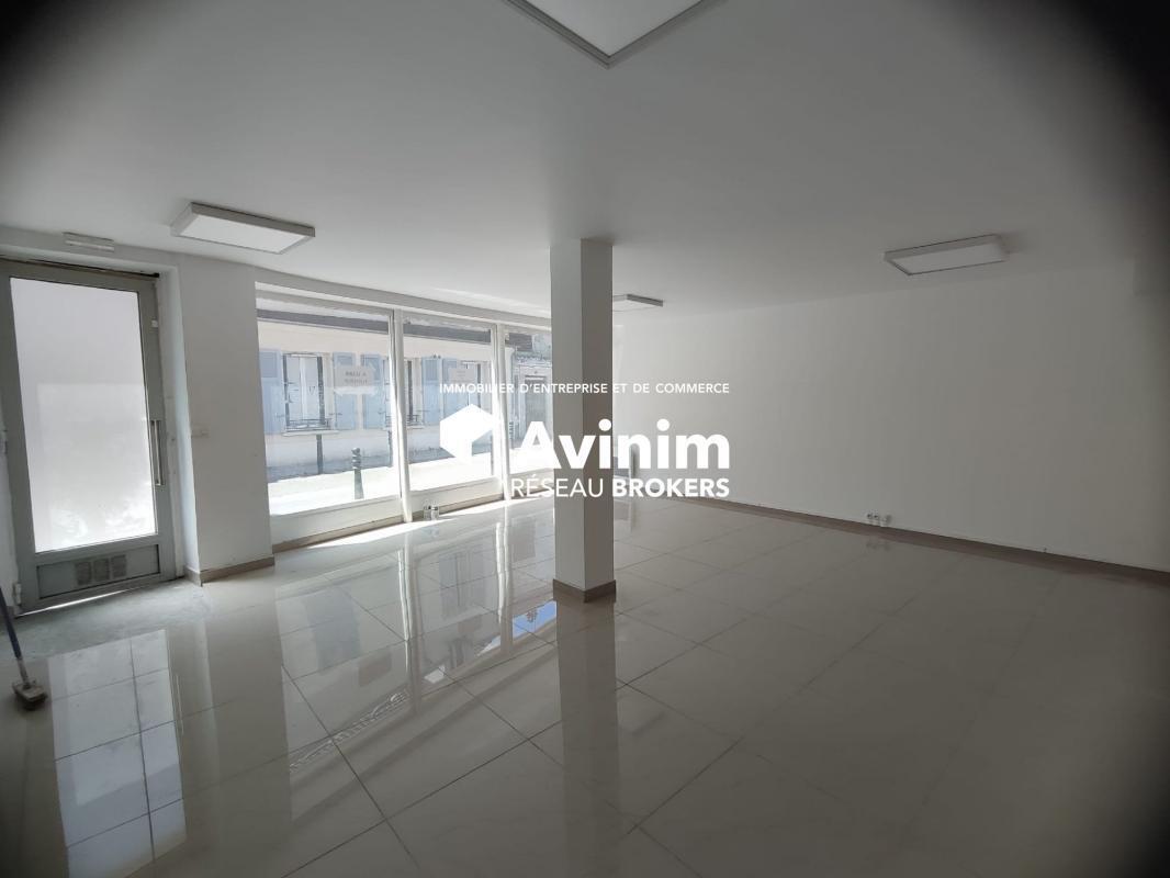 Office in Gonesse for lease Interior Photo- Image 1 of 3