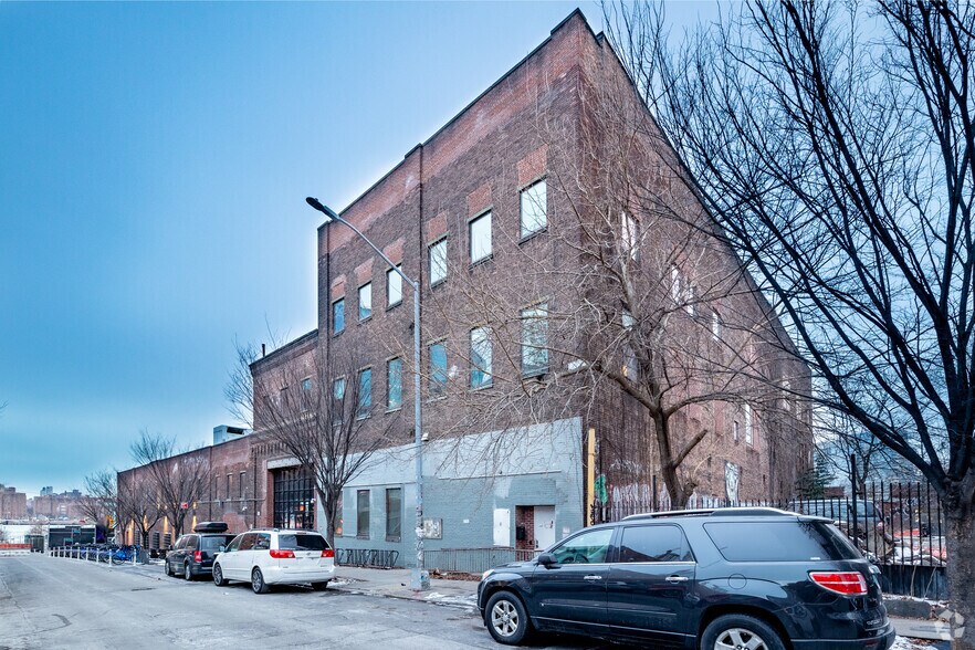 289 Kent Ave, Brooklyn, NY à louer - Photo du bâtiment - Image 1 de 5