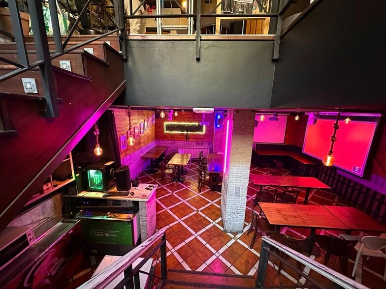 Avenida de la Reina Victoria, 19, Madrid, Madrid for lease - Building Photo - Image 1 of 1