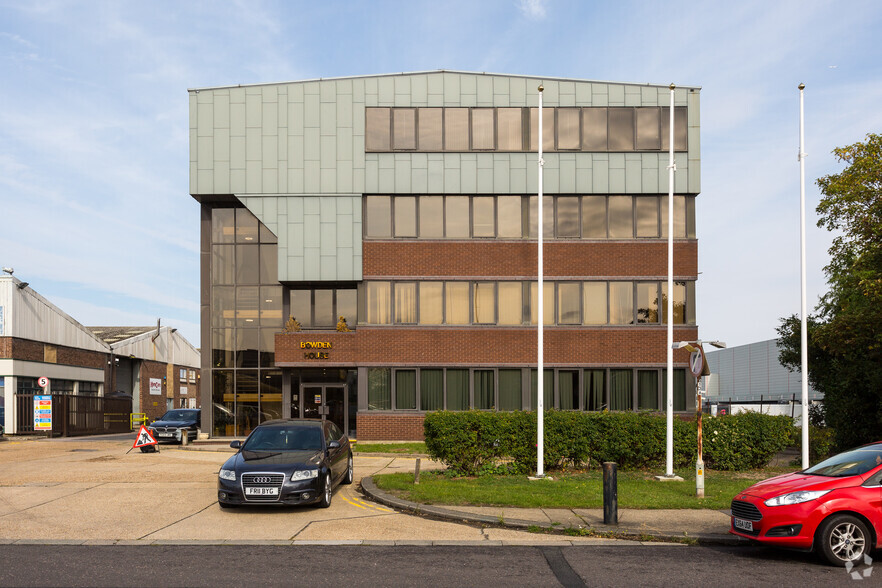 Luckyn Ln, Basildon for lease - Building Photo - Image 2 of 2