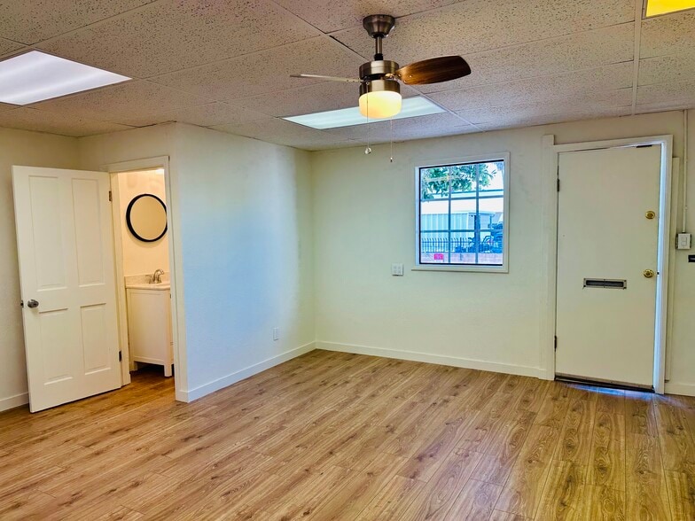 2621 Artesia Blvd, Redondo Beach, CA for lease - Building Photo - Image 2 of 4