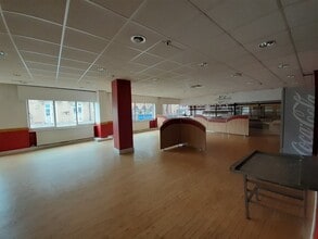 49 Low St, Keighley for lease Interior Photo- Image 2 of 7