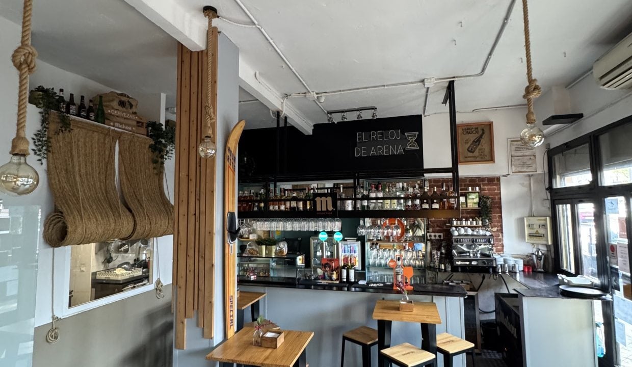 Retail in Madrid, Madrid for lease Interior Photo- Image 1 of 2