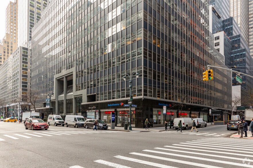 750 Third Ave, New York, NY for lease - Building Photo - Image 3 of 6