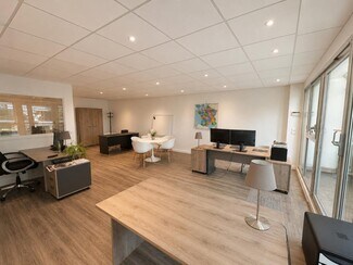 Plus de détails pour Boulevard Vital Bouhot, Neuilly-sur-Seine - Bureau à louer