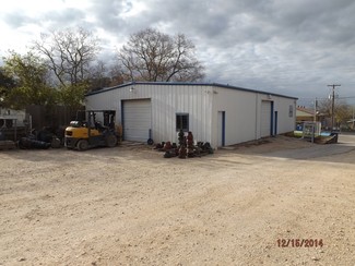 Plus de détails pour 918 3rd St, Floresville, TX - Industriel à louer